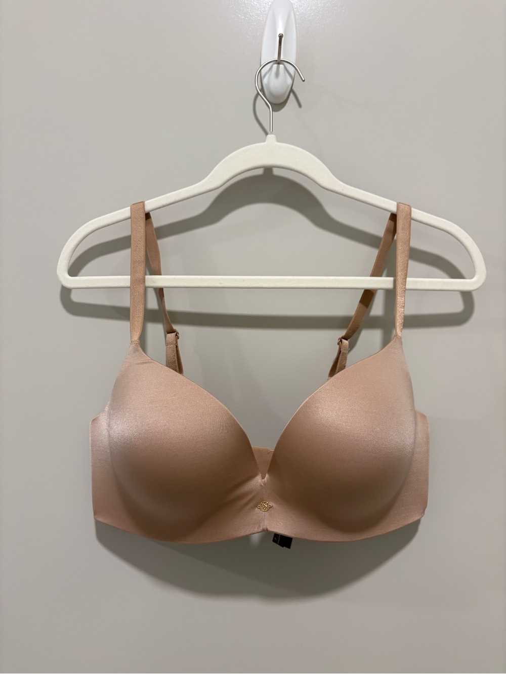 Victorias Secret “So Obsessed” Smooth Nude Bra